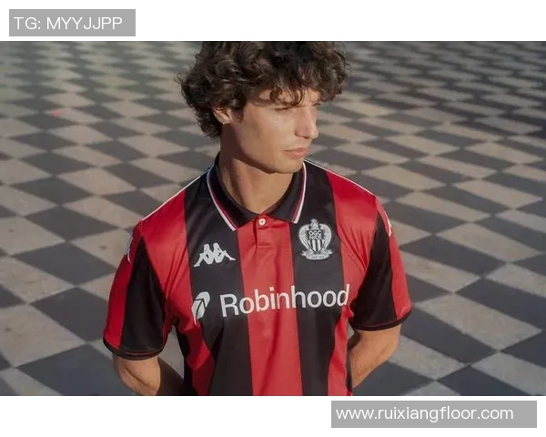 非洲足球巨星赛场英姿展现无限激情与力量魅力